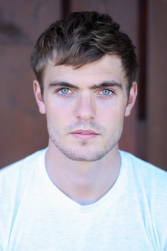 Image of Alex Roe