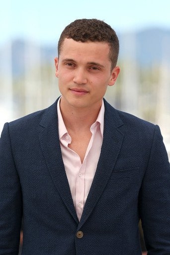 Image of Karl Glusman