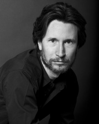 Image of Jonathan Aris