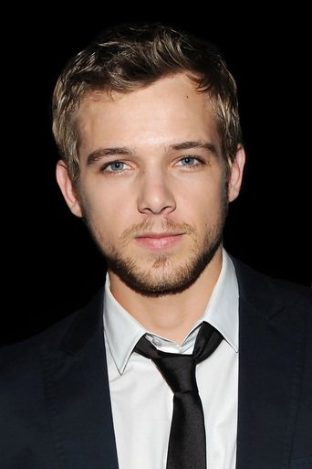 Image of Max Thieriot