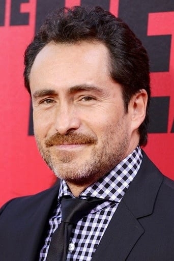 Image of Demián Bichir